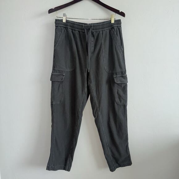 Athleta Farallon Cargo Crop Pants Cypress Green Gray Pull On Pockets Womans Sz 8 - Picture 8 of 9